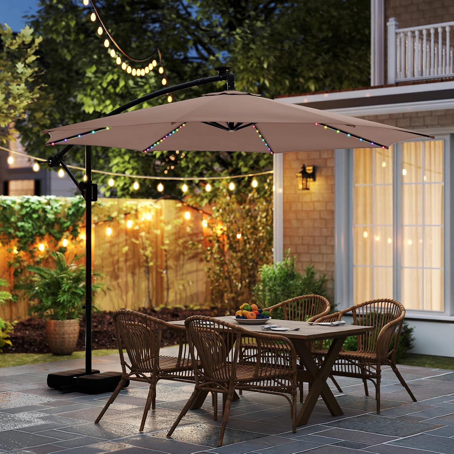 Parasol Déporté Professionnel 3x3 m, Parasol de Jardin Extérieur 96 LED Solaire 9 Modes, Protection UV, Manivelle, 2 Sacs de Sable, Inclinable, pour Balcon, Terrasse, Piscine (Marron) 3 m - 2 Sacs de Sable - 96 LED Marron